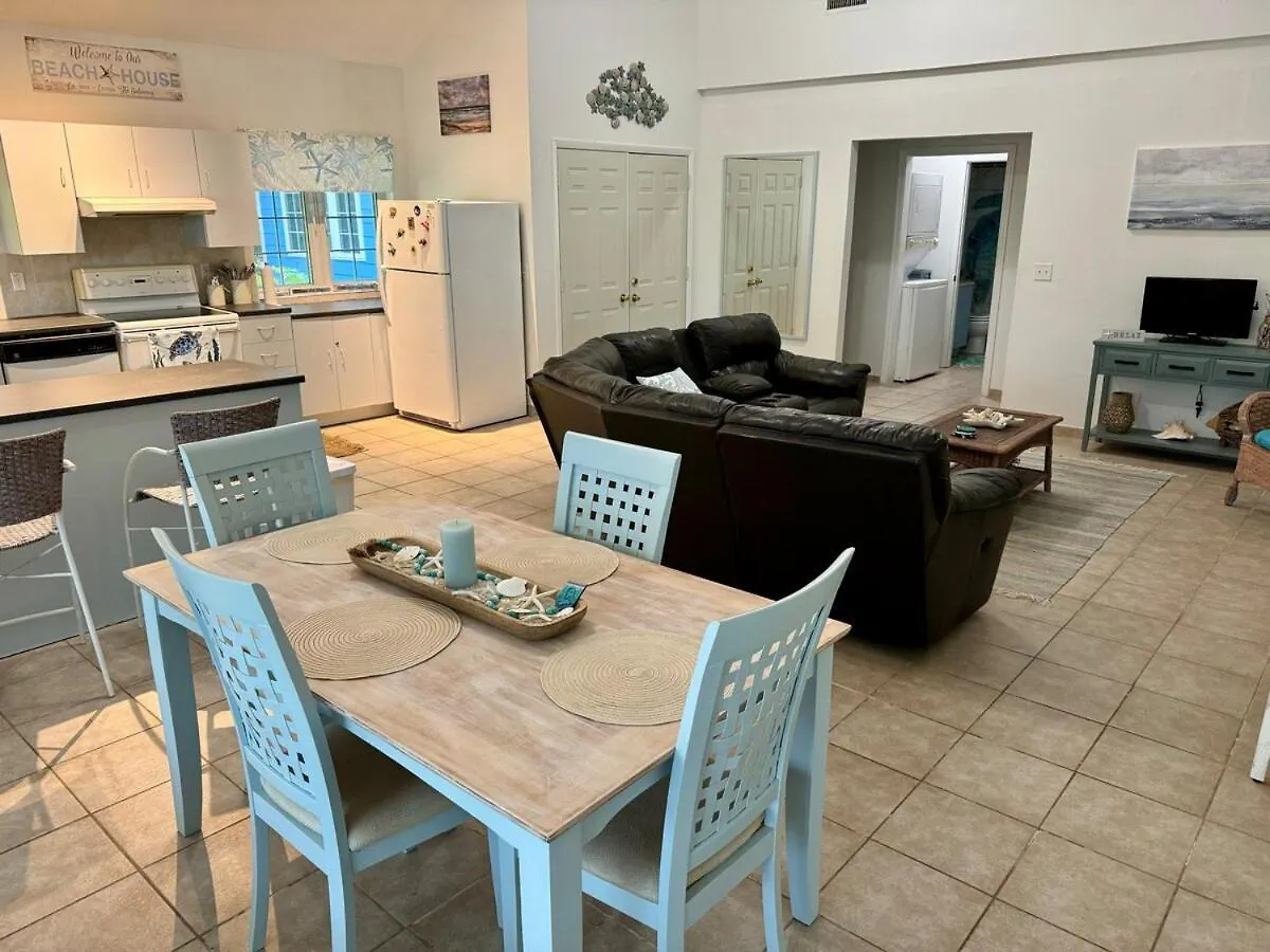 Waters Edge At The Cays Villa Hermitage 0*,