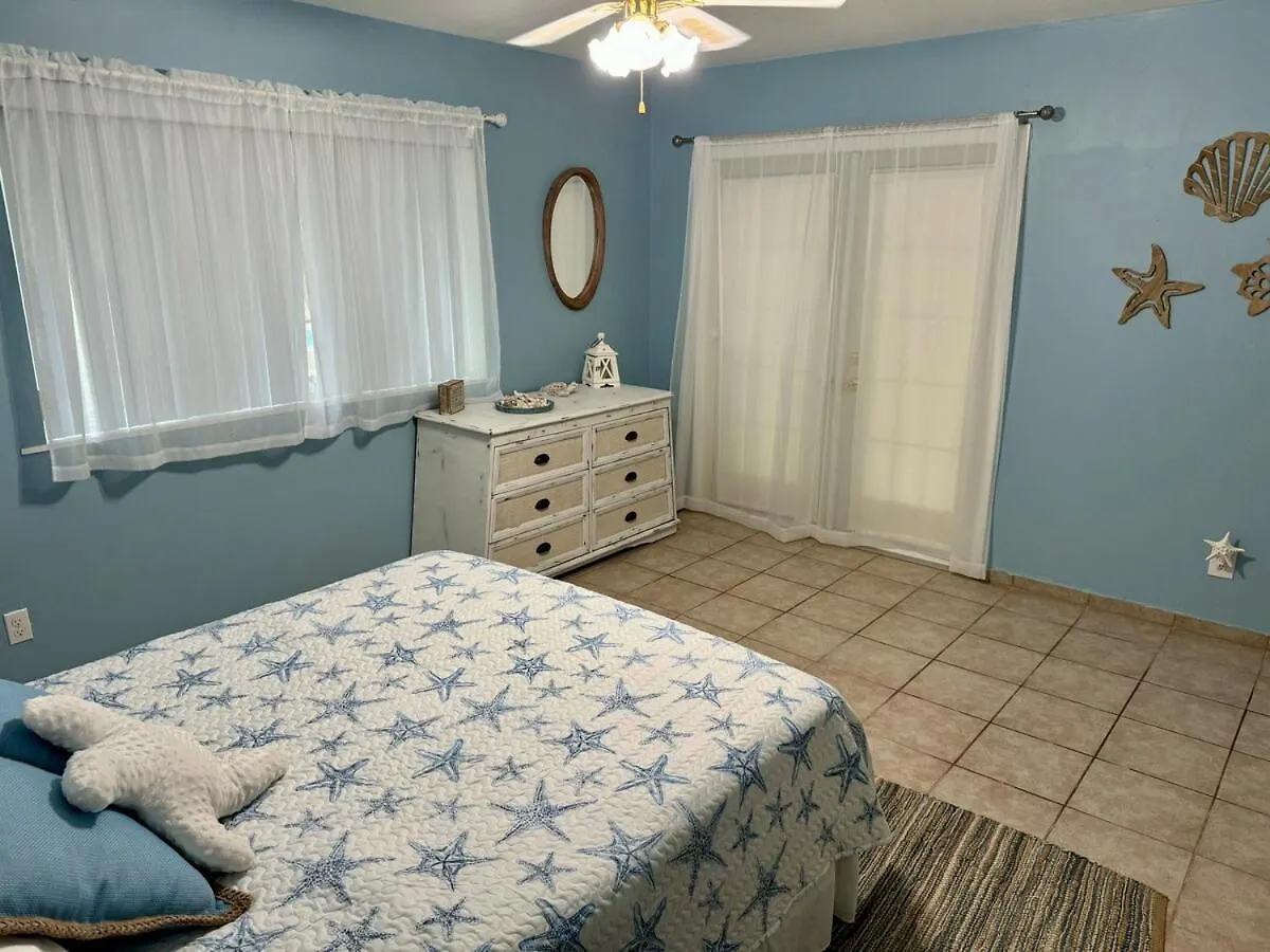 Holiday home Waters Edge At The Cays Villa Hermitage