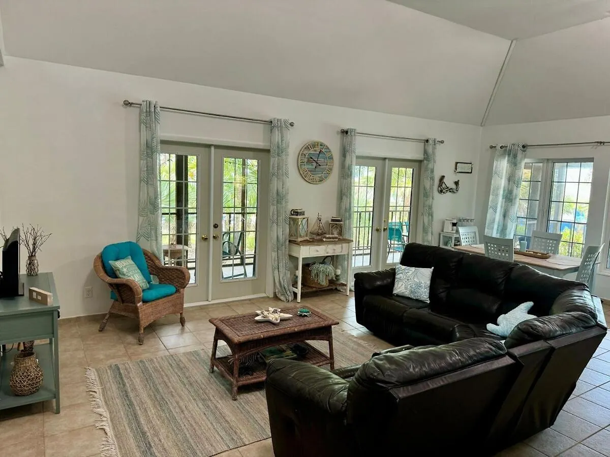 Waters Edge At The Cays Villa Hermitage 0*,