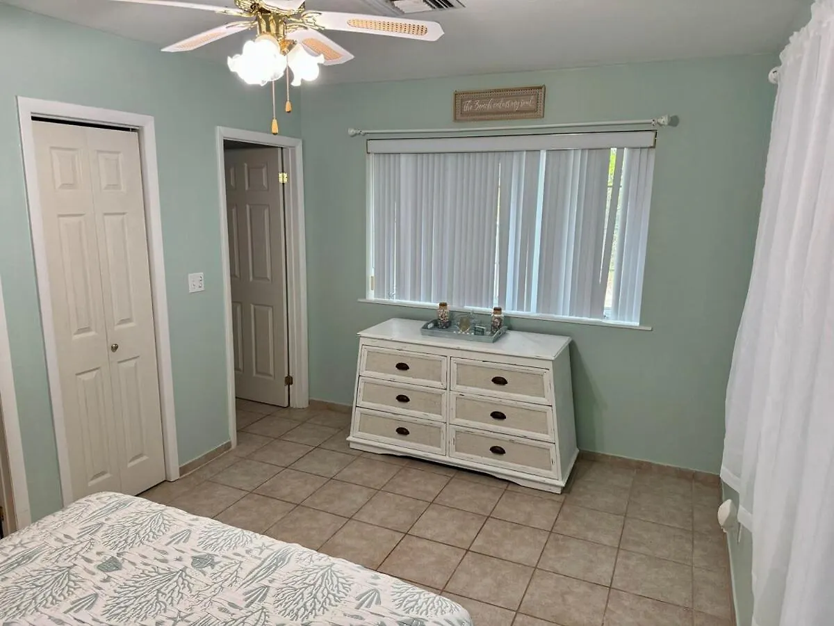 Holiday home Waters Edge At The Cays Villa Hermitage